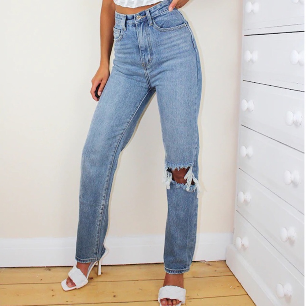 PrettyLittleThing Petite Straight Leg Jean